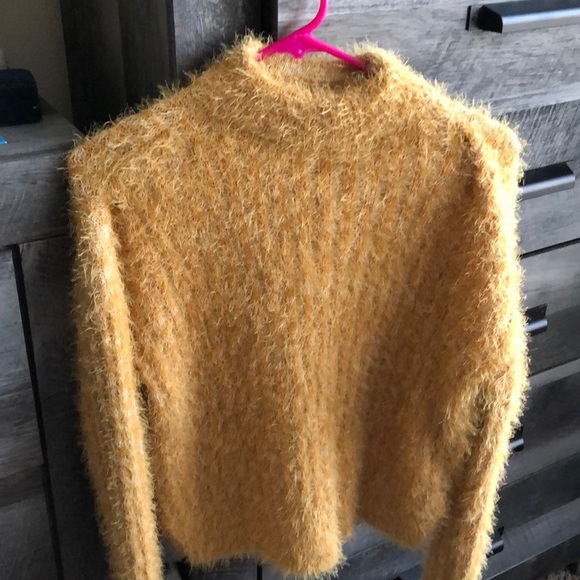 Mustard sweater - Picture 1 of 2